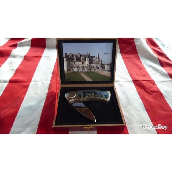 4 COUTEAUX COLLECTION CHATEAU AMBOISE/FAISAN/CHAMBORD CHEVERNY+1 EN CADEAU