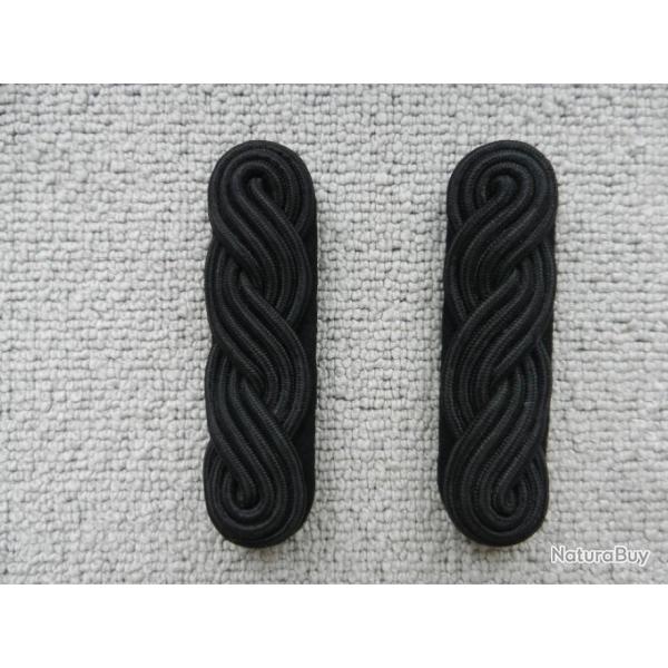 ancienne paire d'paulettes de couleur noire tresses