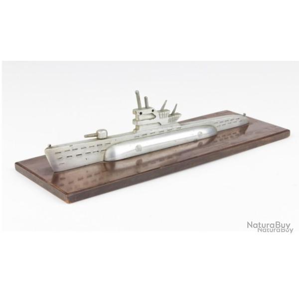 Mod�le de Sous-marin Allemand, 2e guerre mondiale. U-boot desk model