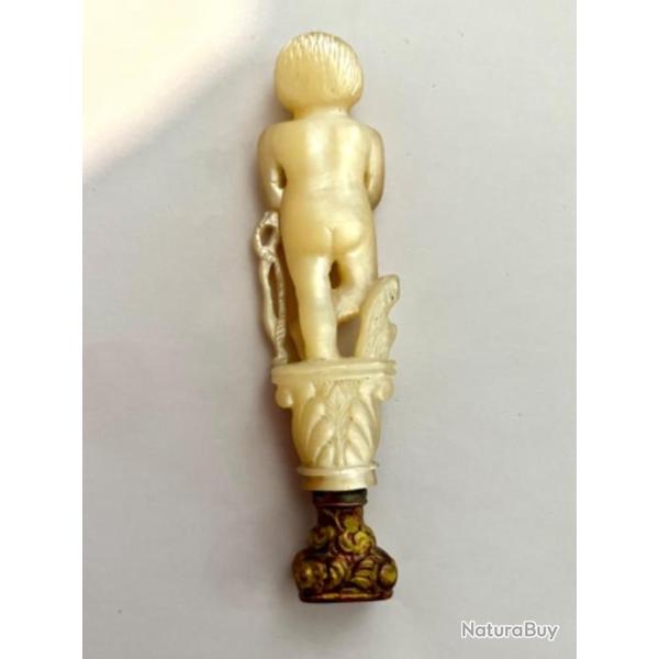 Cachet en nacre dor� et argent