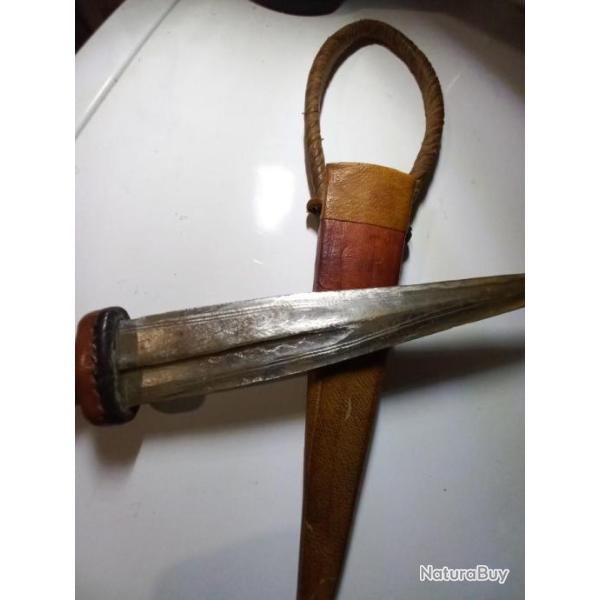 Beau couteau    africain