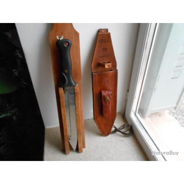 grand et exceptionnel couteau de chasse/d�coupe