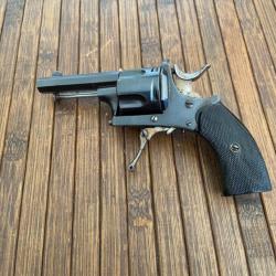 TR&Egrave;S BEAU REVOLVER BULLDOG ST &Eacute;TIENNE RPF Rivolier P&egrave;re & Fils CALIBRE  320