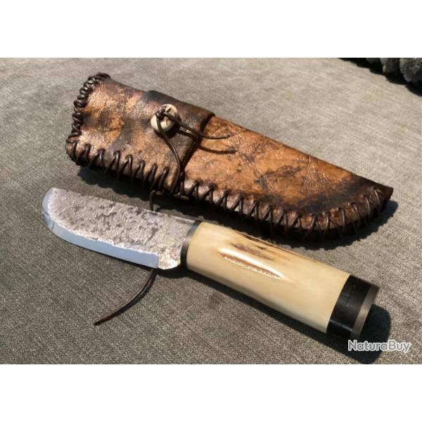 Superbe couteau de trappeur lame forg�e �tui Rawhide