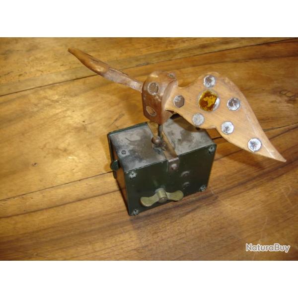 MIROIR MECANIQUE FONCTIONNEL AVEC UNE TETE ASSEZ RARE