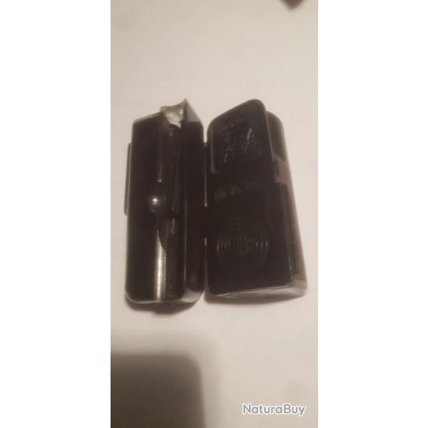 Je mets en vente2 Chargeurs rotatif steyr mannlicher pour calibre 300 win mag. Capacit�s de 4 balles