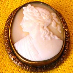 BROCHES PIN' S ET BIJOUX - MAGNIFIQUE BROCHE EN CAME POUR DAMES, SUPERBE BIJOU ANCIEN VERS 1920/30/