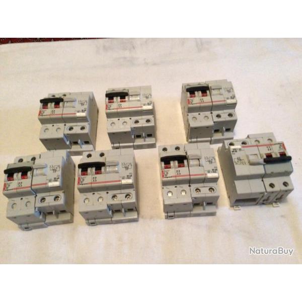 7 diff�rentiel s 30 mA 7 disjoncteurs doubles 10A