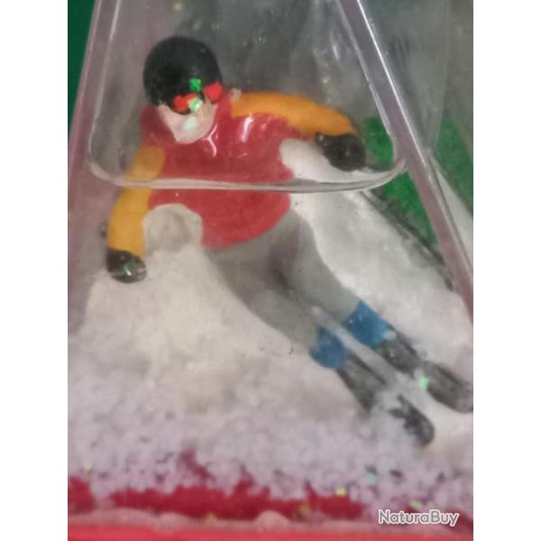 pyramide  neige  " skieur  "