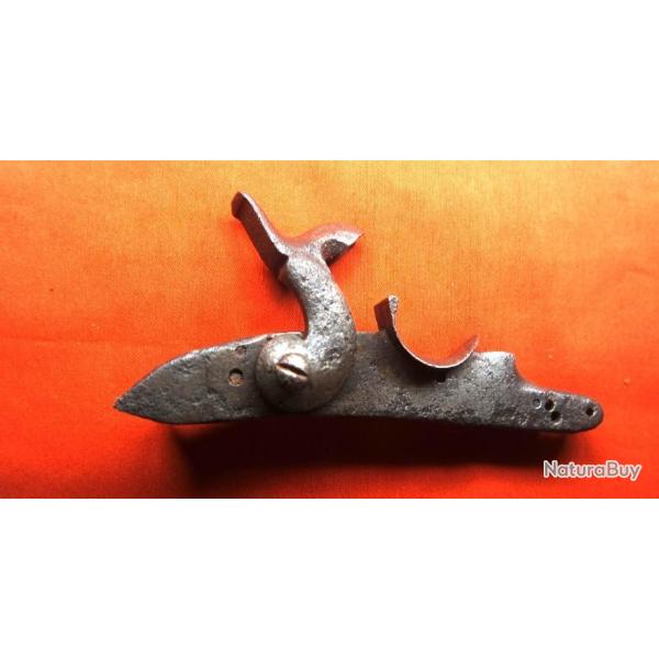 (Platine � percussion peu etre reconduite � silex  du18 �m) PL53