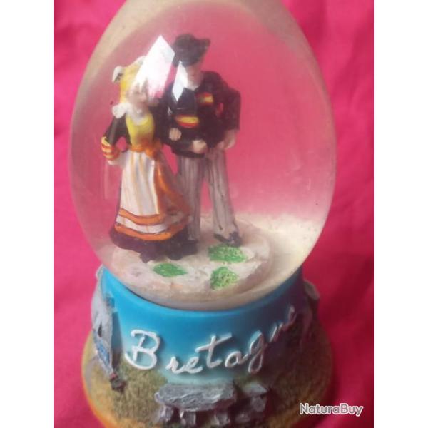 boule neige " couple breton "    //  "  tenue traditionnelle "