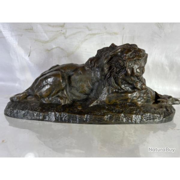 BARYE Antoine Louis sculpture bronze Lion d�vorant une antilope