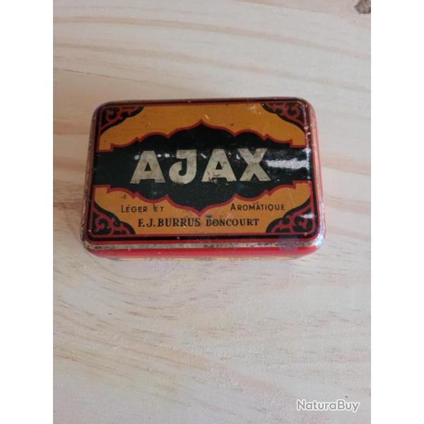 Ancienne bo�te de tabac � pipe
