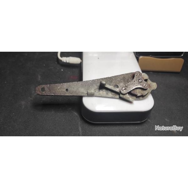 PL108 ...Platine pour pi�ces   pr� 19�m +chien      ( Livr� par Happy post 11�)