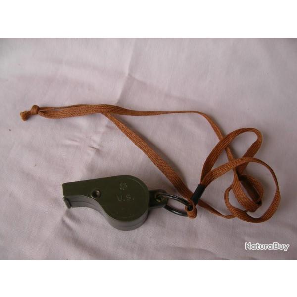 WW2/POSTWAR US SIFFLET PLASTIQUE MILITAIRE R�GLEMENTAIRE AM�RICAIN MARQU� " U.S. "