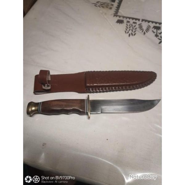 Couteau de chasse avec tui