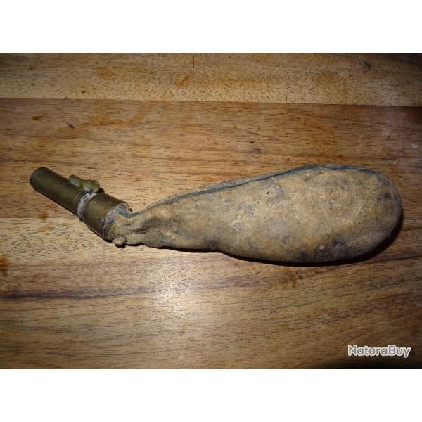 Poire � poudre ou � plomb en cuir