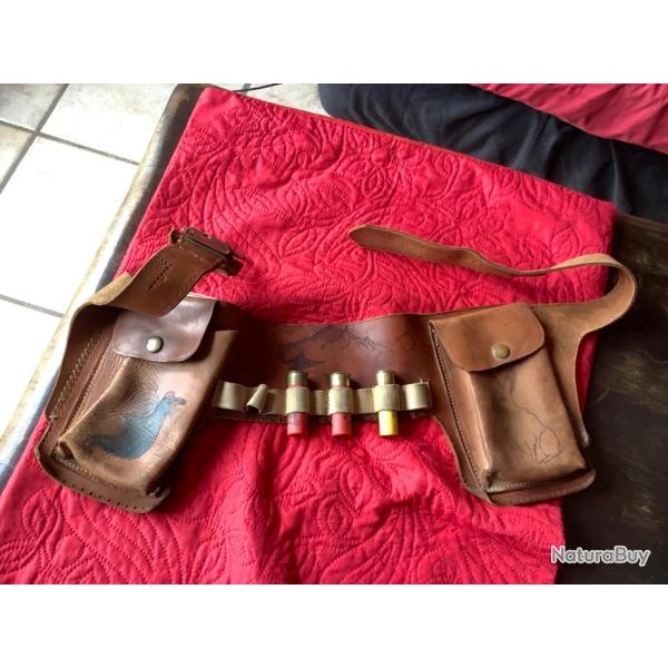 Ceinture cartouchi�re artisanale en cuir,  pas de prix de r�serve