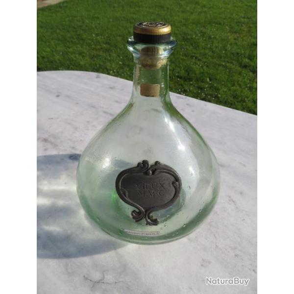 Carafe vintage � eau de vie ancienne en verre blanc et �tain v�ritable inscrit "Vieux Marc".(XX�me)