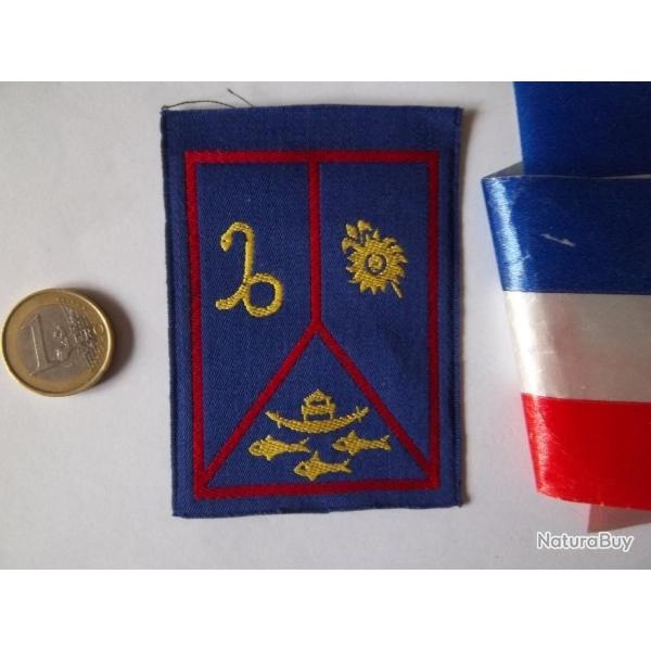 lot 6 �cussons Groupe Antilles Guyane insignes militaire collection