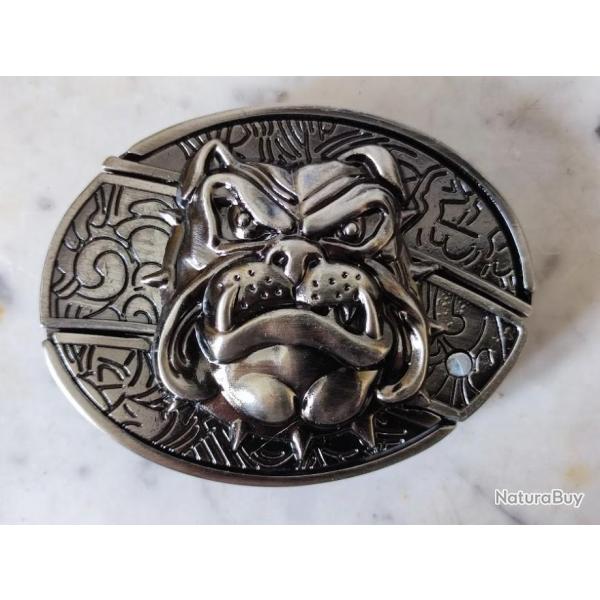 Boucle t�te de bulldog bouledogue couteau int�gr� biker gothique rockabilly