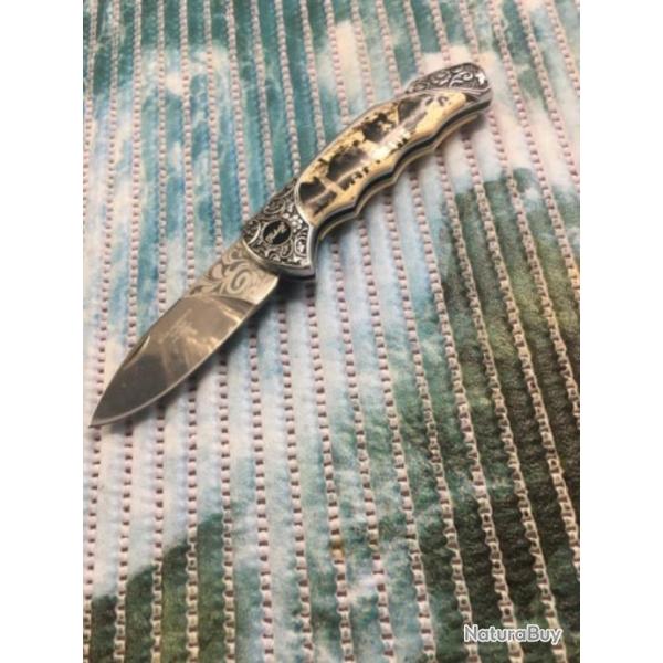 Couteau de poche mod�le ��sangliers ��