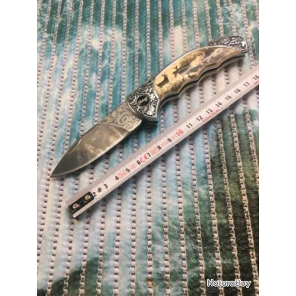 Couteau de poche mod�le ��cerfs ��
