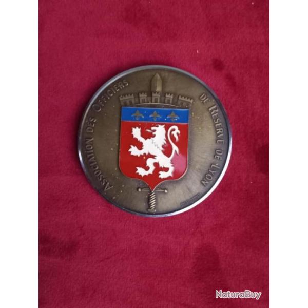 m�daille en bronze     Association des  " officiers de r�serve de LYON "   le blason est en �mail