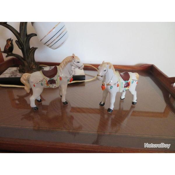 Lot de 2 petits chevaux ancien en porcelaine polycrome peint a la main (FRANCE - D�but XX�me)