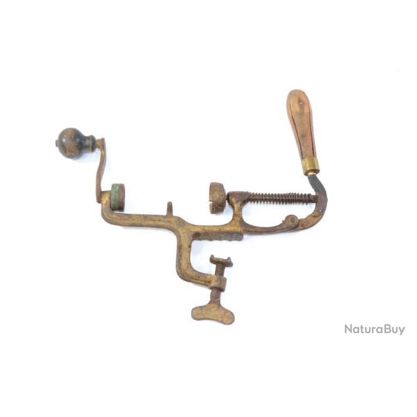 Ancien sertisseur pour cartouche de chasse calibre 16 � broche