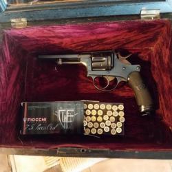 Ancien Coffret revolvers  d&eacute;but XX &egrave;me