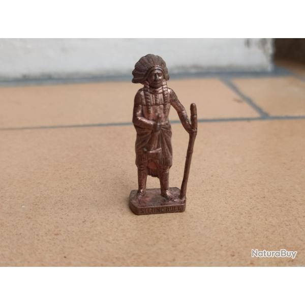 FIGURINE KINDER METAL INDIEN SITTING BULL