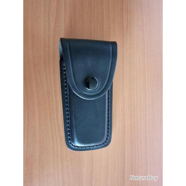 Pochette en cuir pour transport de couteaux