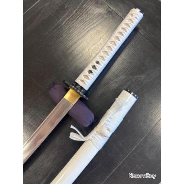 Katana blanc tranchant
