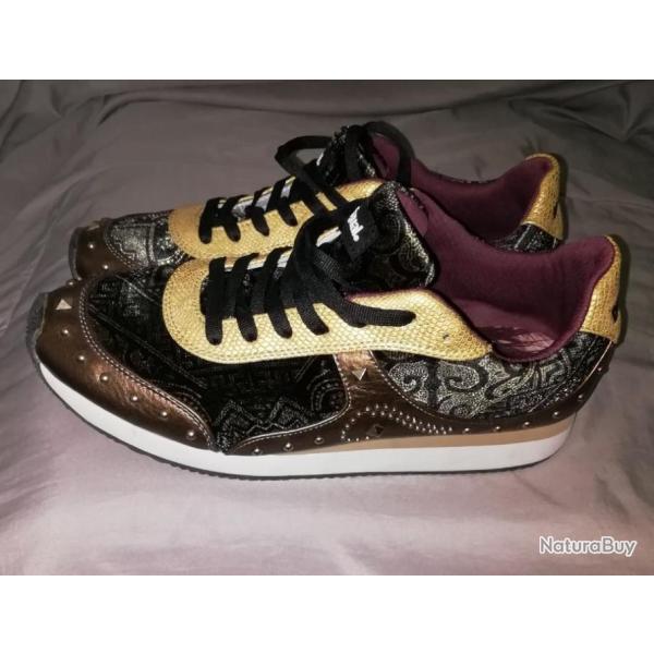 Basquettes femmes (p40) desigual (port�e 3h)