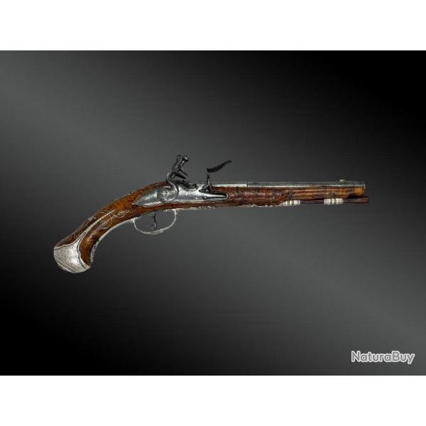 Pistolet � Silex Sign� Dars � Angers. Garnitures Argent.