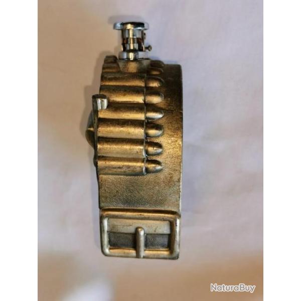 Briquet de table Vintage, une ceinture avec sa boucle, balles avec tete d'�pagneul + 2 fusils 11cm