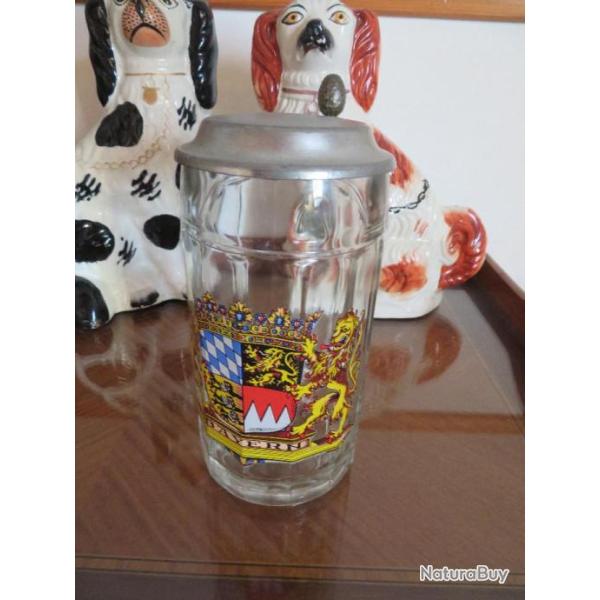 Grande Chope � bi�re ancienne en verre a d�cors peint, "BAYERN" avec son couvercle en �tain (XX�)
