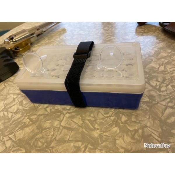 boite pour tir  la poudre noire (large), incluant 50 tubes (Max)(2ml)et deux entonnoirs PVC .