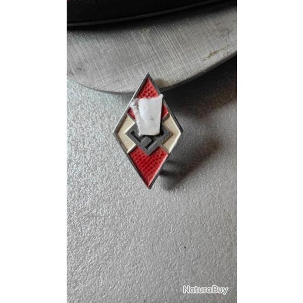 Hitler Jugend badge de membre M 1/93 RZM. Fabricant - "Gottlieb Friedrich Keck & Sohn Pforzheim"...