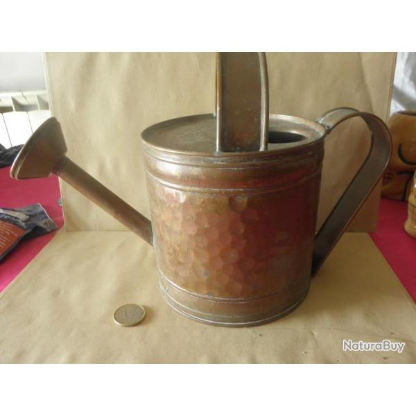 antique arrosoir en cuivre