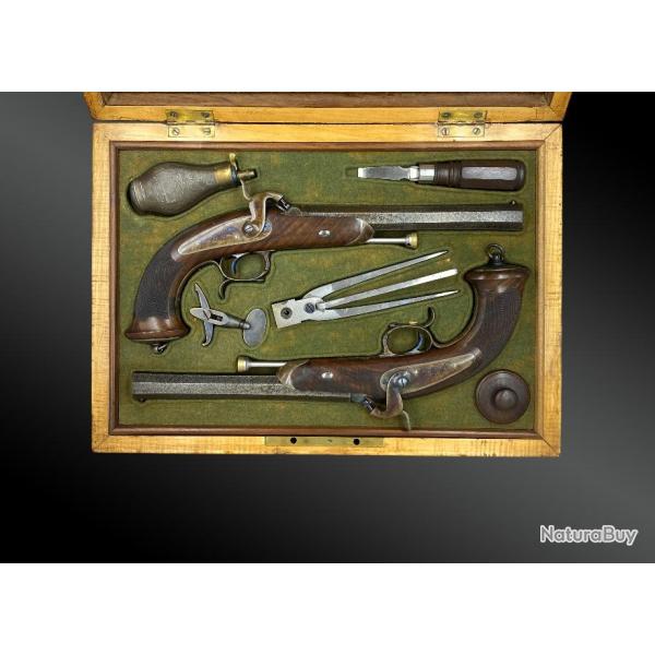 Coffret Avec Une Paire De Pistolets D'officiers Modle 1833. Prix De Tir. Exemplaire Du Cottaz.