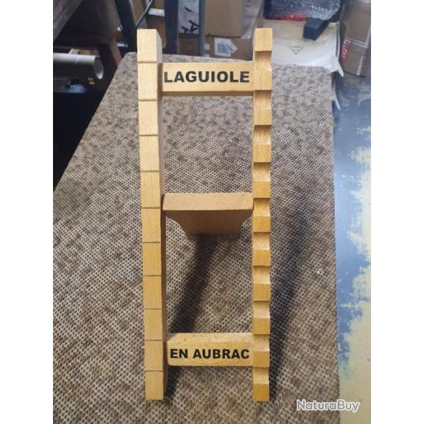 pr�sentoir pliant LAGUIOLE en AUBRAC pour 10 couteaux