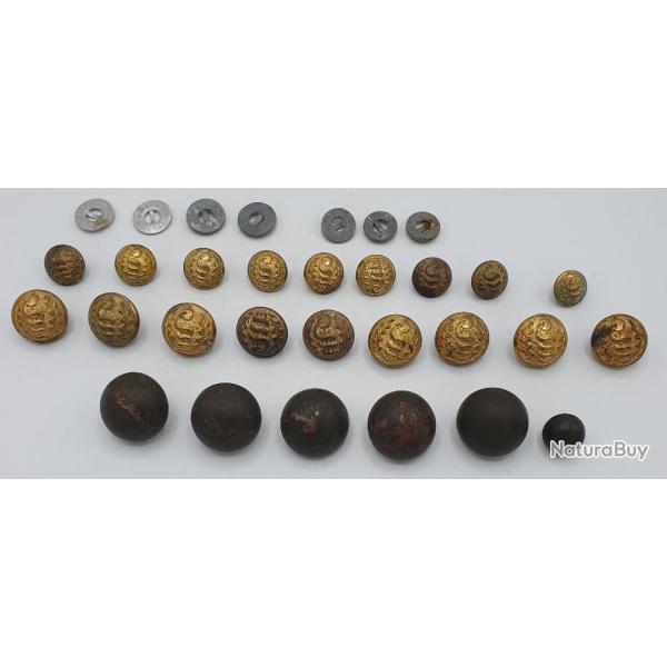 Boutons d'uniformes ( diff�rents ).