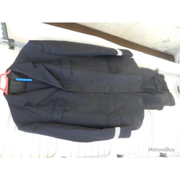 ancienne tenue veste et pantalon militaire fran�ais officier (Capitaine)
