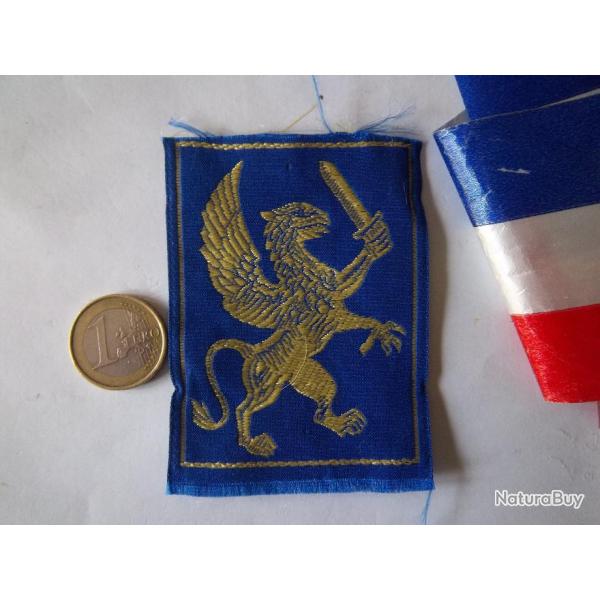 �cusson collection �cole 12�division l�g�re blind�e