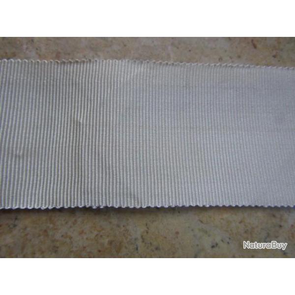 ruban ancien 15cmx4cm blanc pass� type ORDRE du LYS, Restauration l�gion honneur facile � teindre