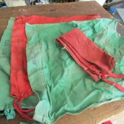 un fanion rouge/vert ouvert drapeau signal corps signalisation US army ww2 d&eacute;barquement transmission