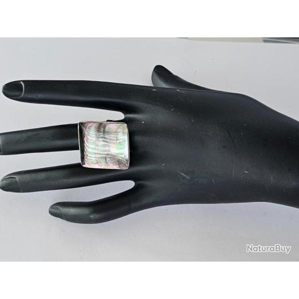 Grande bague en argent avec pierre nacre