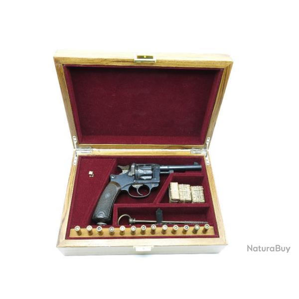 Coffret de pr�sentation revolver 1892 r�f 8